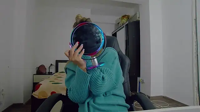 Snapshot of DedeSibel chatting on October 9, 2025, 7:06 am DedeSibel online show from October 9, 2025, 7:06 am