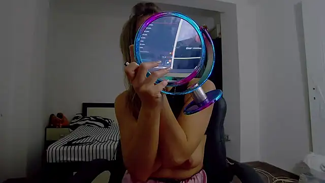 Snapshot of DedeSibel chatting on November 23, 2025, 11:54 am DedeSibel online show from November 23, 2025, 11:54 am