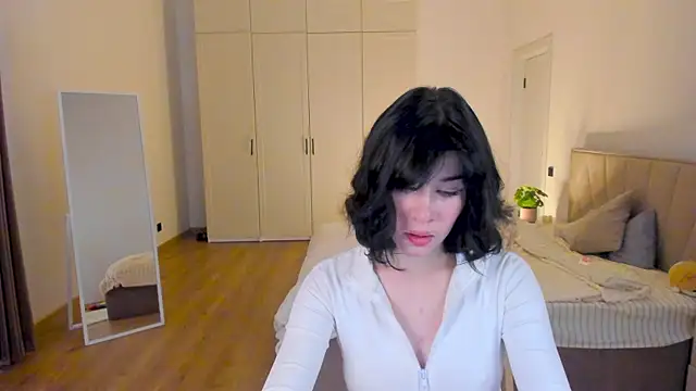 Snapshot of Ellie_baillie chatting on June 27, 2026, 6:18 am Ellie baillie online show from June 27, 2026, 6:18 am
