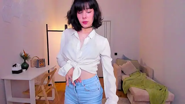 Snapshot of Ellie_baillie chatting on July 6, 2026, 6:21 am Ellie baillie online show from July 6, 2026, 6:21 am