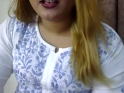 Sexyy Sana online show from July 8, 2026, 4:11 pm