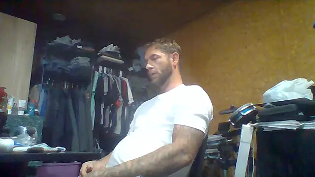 Snapshot of midwestkinkster580 chatting on August 3, 2026, 6:34 am midwestkinkster580 online show from August 3, 2026, 6:34 am