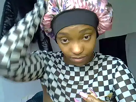 Snapshot of pretty_jaz chatting on June 27, 2026, 2:12 pm pretty jaz online show from June 27, 2026, 2:12 pm