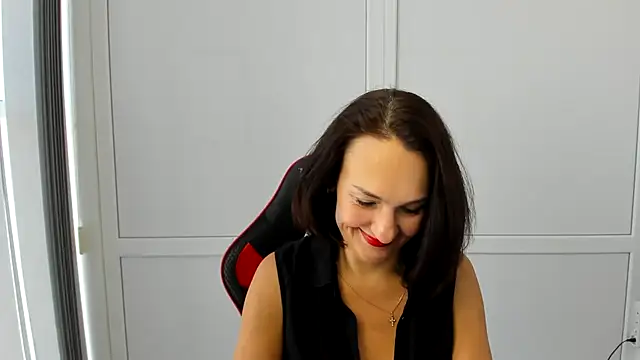 Snapshot of OliviaKateee chatting on July 16, 2026, 6:30 am OliviaKateee online show from July 16, 2026, 6:30 am