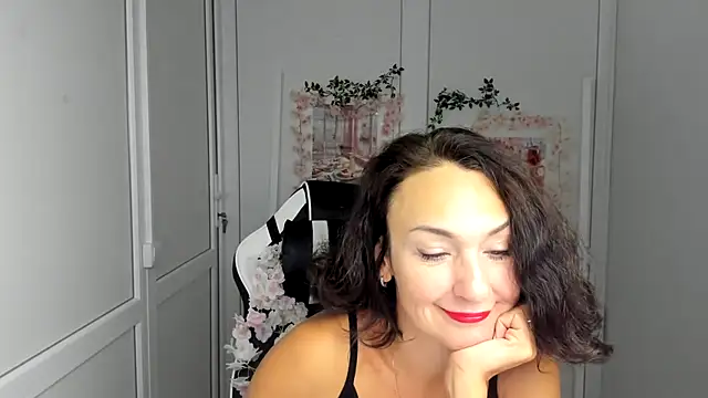 Snapshot of OliviaKateee chatting on August 7, 2026, 5:53 am OliviaKateee online show from August 7, 2026, 5:53 am