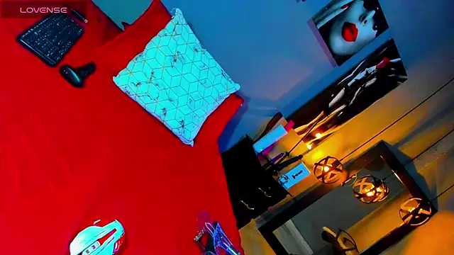 Snapshot of love_amor_ chatting on January 19, 2025, 7:15 pm love amor online show from January 19, 2025, 7:15 pm