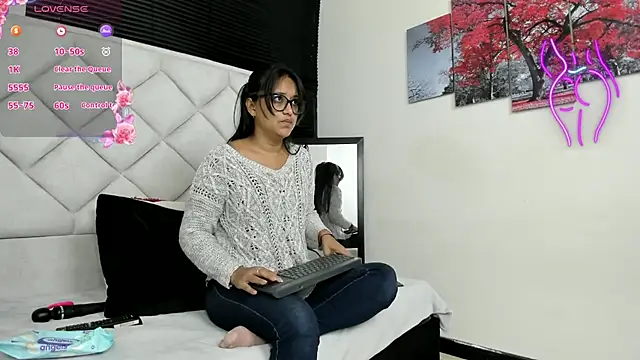 Snapshot of azul_moonn chatting on July 11, 2026, 4:15 am azul moonn online show from July 11, 2026, 4:15 am