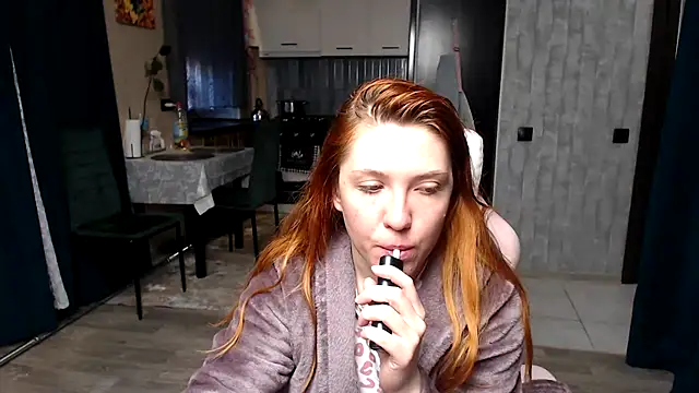 Reginasmilee online show from April 27, 2026, 2:53 am