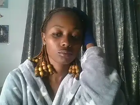 Snapshot of Prettyquueen chatting on June 27, 2026, 11:43 pm Prettyquueen online show from June 27, 2026, 11:43 pm