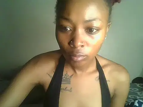 Snapshot of Prettyquueen chatting on August 3, 2026, 9:04 am Prettyquueen online show from August 3, 2026, 9:04 am