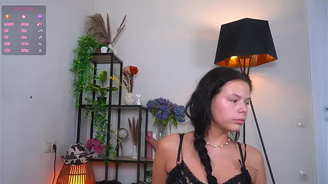 ObduliaBottini online show from August 4, 2026, 4:04 am