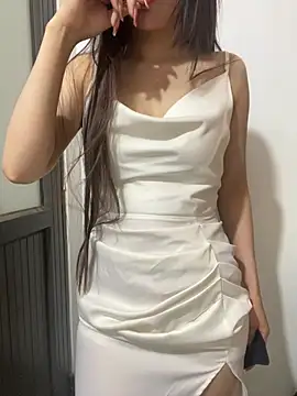 Chloe-2h online show from June 24, 2026, 12:04 pm