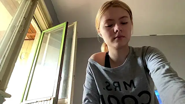 Snapshot of Jeneienal_1 chatting on July 2, 2026, 2:12 pm Jeneienal 1 online show from July 2, 2026, 2:12 pm