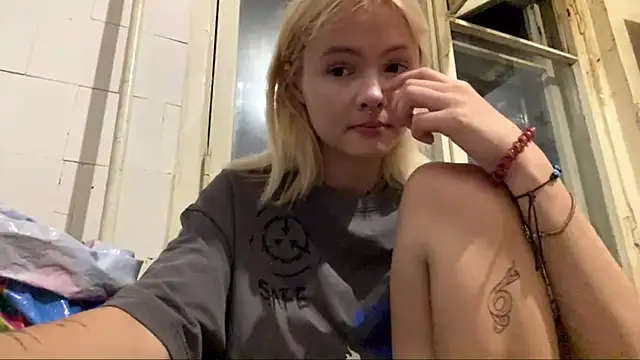 Snapshot of Jeneienal_1 chatting on July 21, 2026, 8:00 pm Jeneienal 1 online show from July 21, 2026, 8:00 pm