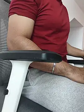 Snapshot of 8inch_hunk19 chatting on August 4, 2026, 6:05 am 8inch hunk19 online show from August 4, 2026, 6:05 am