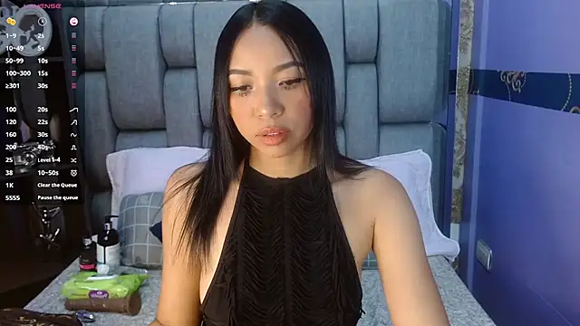 Aiuny Queens online show from July 24, 2026, 10:41 pm