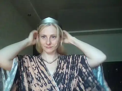 Vexieeka online show from July 28, 2026, 7:15 pm
