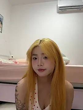 yaoyao520-18girl online show from June 26, 2026, 11:36 am