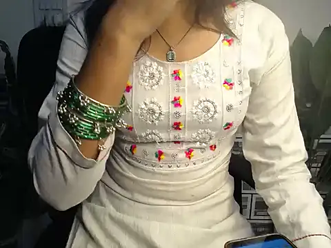 Snapshot of Ragini_69 chatting on August 2, 2026, 4:22 am Ragini 69 online show from August 2, 2026, 4:22 am
