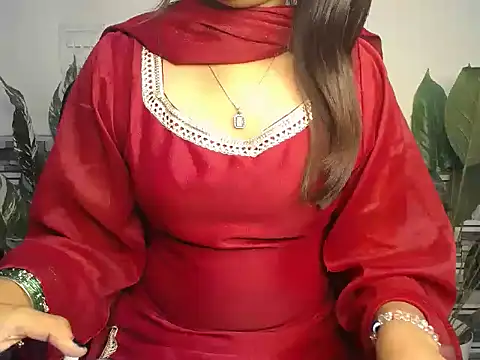 Snapshot of Ragini_69 chatting on August 3, 2026, 6:12 am Ragini 69 online show from August 3, 2026, 6:12 am