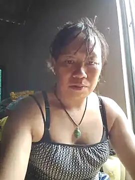 Snapshot of Moon_squirtt chatting on August 1, 2026, 2:44 am Moon squirtt online show from August 1, 2026, 2:44 am