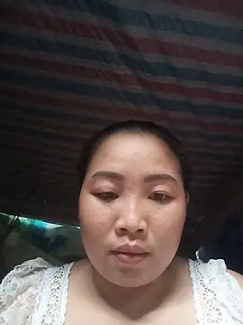 Julie-xx online show from June 26, 2026, 4:50 am