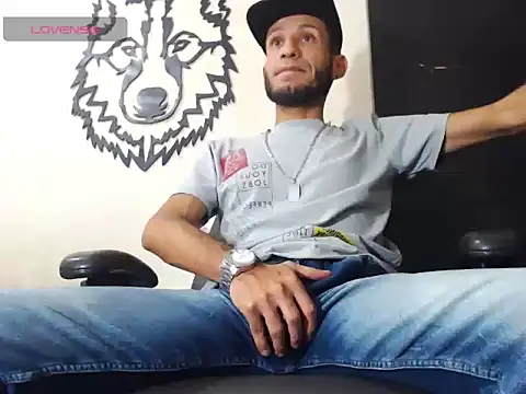 Snapshot of WOLFMONSTERDICK chatting on January 18, 2025, 12:13 am WOLFMONSTERDICK online show from January 18, 2025, 12:13 am