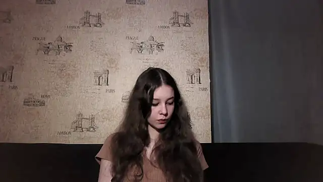 Snapshot of ElinoreHuxman chatting on July 6, 2026, 6:10 am ElinoreHuxman online show from July 6, 2026, 6:10 am