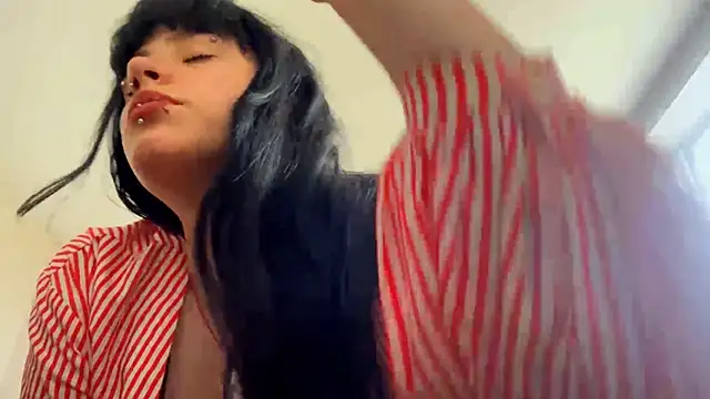 Snapshot of SoagAlexa chatting on July 9, 2026, 7:56 am SoagAlexa online show from July 9, 2026, 7:56 am
