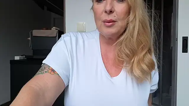 Snapshot of TammyJeann chatting on February 12, 2026, 12:55 pm TammyJeann online show from February 12, 2026, 12:55 pm