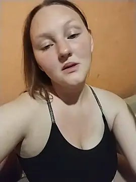 Snapshot of hi__loveee chatting on July 31, 2026, 8:19 pm hi loveee online show from July 31, 2026, 8:19 pm