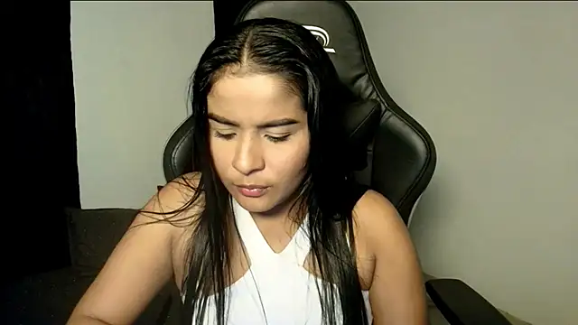 Kiara Naomi online show from July 1, 2026, 4:36 am