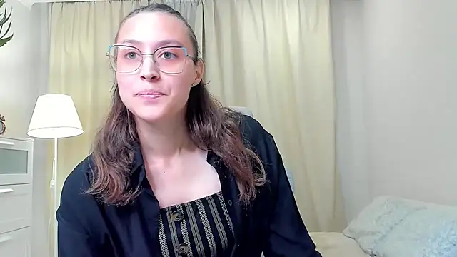 VivianCoskrey online show from June 30, 2026, 3:57 pm