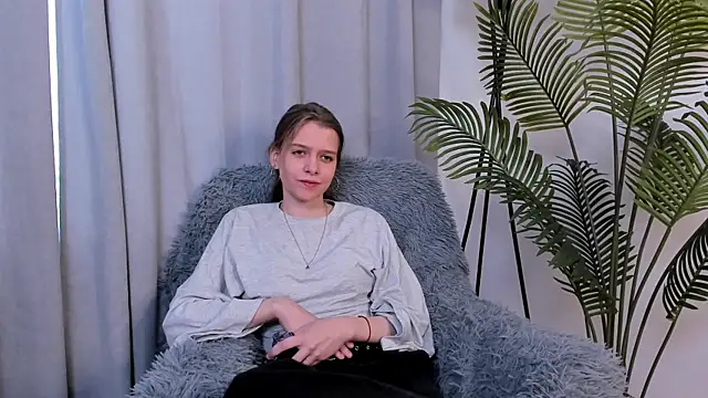 Snapshot of JeneeIckert chatting on July 3, 2026, 12:00 pm JeneeIckert online show from July 3, 2026, 12:00 pm