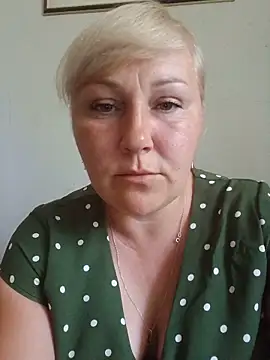 Snapshot of Silen-mi chatting on July 2, 2026, 10:32 am Silen-mi online show from July 2, 2026, 10:32 am