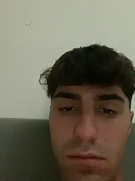 Snapshot of alessio2026xx chatting on July 1, 2026, 1:24 pm alessio2026xx online show from July 1, 2026, 1:24 pm