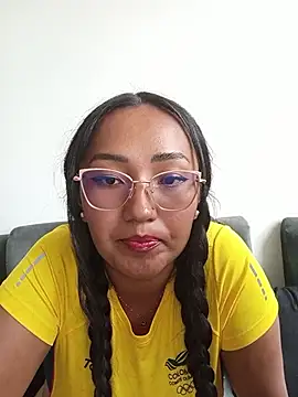 Snapshot of chells_ chatting on July 7, 2026, 6:23 pm chells online show from July 7, 2026, 6:23 pm