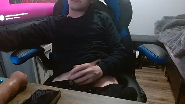 Snapshot of bluebird2222 chatting on July 2, 2026, 6:52 am bluebird2222 online show from July 2, 2026, 6:52 am