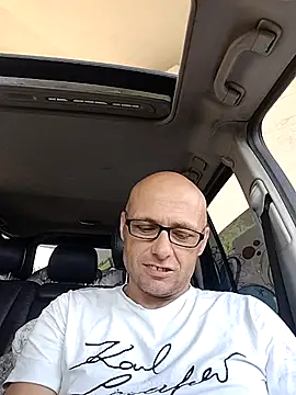 Snapshot of Szonek123 chatting on July 19, 2026, 10:41 am Szonek123 online show from July 19, 2026, 10:41 am