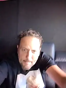 Snapshot of VitoVice chatting on July 4, 2026, 9:32 pm VitoVice online show from July 4, 2026, 9:32 pm