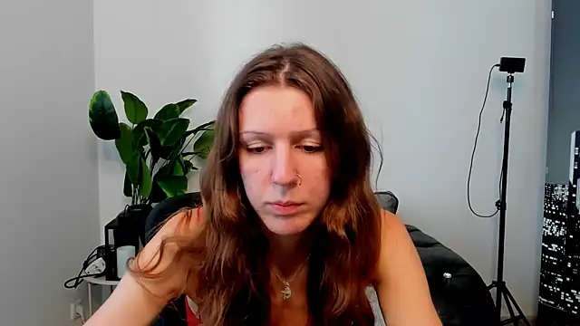 Lunaa x44 online show from July 8, 2026, 7:24 am