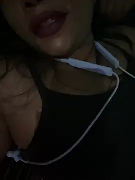 Snapshot of Miss-puhu chatting on July 11, 2026, 5:04 pm Miss-puhu online show from July 11, 2026, 5:04 pm