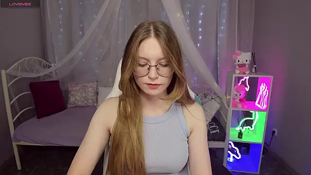 Snapshot of MaryVance chatting on July 6, 2026, 8:55 am MaryVance online show from July 6, 2026, 8:55 am