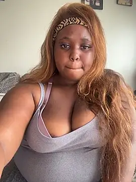 Snapshot of CurvySirenn chatting on July 16, 2026, 9:10 pm CurvySirenn online show from July 16, 2026, 9:10 pm