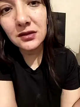 Snapshot of AnnaAmapola chatting on July 17, 2026, 4:30 am AnnaAmapola online show from July 17, 2026, 4:30 am
