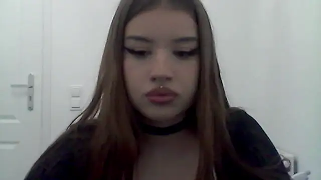 Snapshot of MollyHotTeen chatting on July 10, 2026, 2:30 pm MollyHotTeen online show from July 10, 2026, 2:30 pm