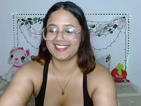 Vanessa333 online show from July 24, 2026, 2:31 am