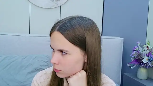 Snapshot of Thalia_Croft chatting on August 1, 2026, 11:53 am Thalia Croft online show from August 1, 2026, 11:53 am