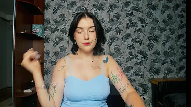 Snapshot of DI_Fetish chatting on July 23, 2026, 8:29 pm DI Fetish online show from July 23, 2026, 8:29 pm