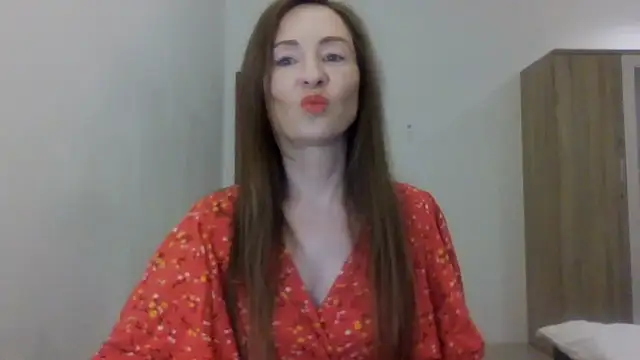 Sweet Poeme online show from July 16, 2026, 1:50 pm
